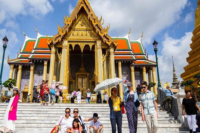 Grand Palace Tour & Emerald Buddha Temple Tour Bangkok - Visiting the Emerald Buddha Temple (Wat Phra Kaew)