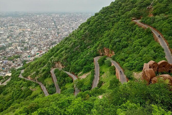 Guided Nahargarh Bicycle Tour with Food Tasting - Stop 3: Pinkcity’s Historic Charm & Tasty Endings