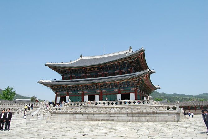 Gyeongbok Palace and Korean Folk Village Tour - Jogyesa Temple: Serenity Amidst the City