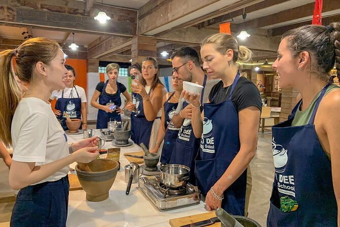 Half Day Chiang Mai Cooking Class and Market Taste Tour - Who Is This Tour Best For?