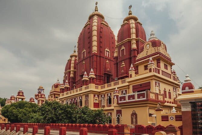 Half day Old and New Delhi Tour on Iconic Landmarks - What Makes This Tour Stand Out?