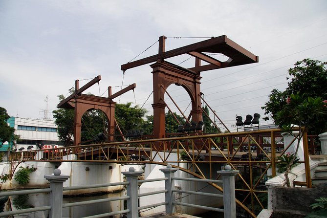 Halfday Excursion Old city Batavia with Lunch and Souvenir - Cultural Insights and Art
