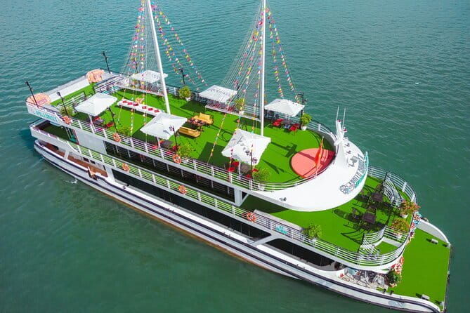 Halong Apollo Cruise with Jacuzzi Day Trip And Buffet Lunch - The Experience on Board