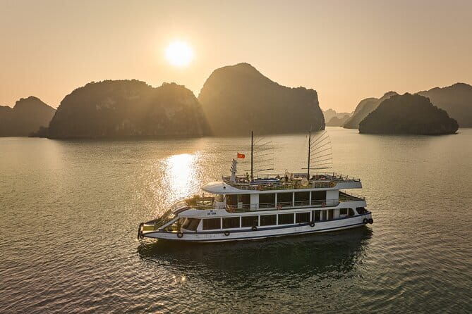 Halong Bay 1 Day Luxury Small Group Tour - Practical Considerations and Tips