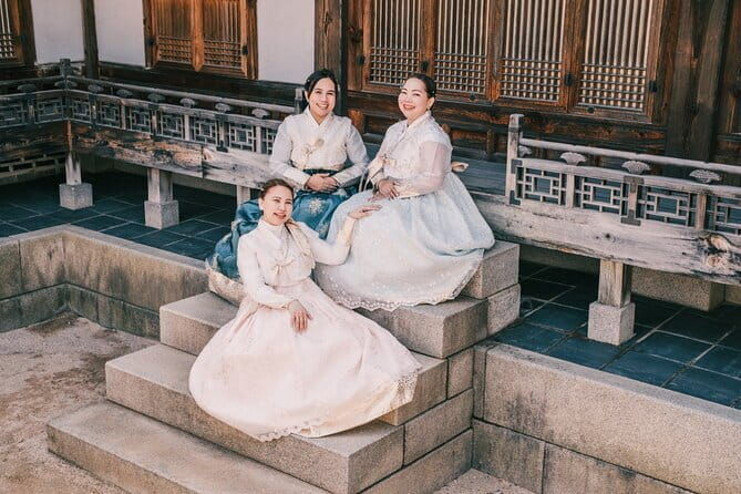 Hanbok Photoshoot and History Tour at Gyeongbokgung Palace - Cultural Context at the National Folk Museum