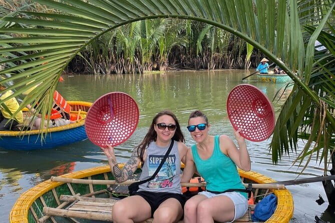 Hoi An Lantern Photoshoot: Boat Ride, Lantern Shop & Release - FAQ