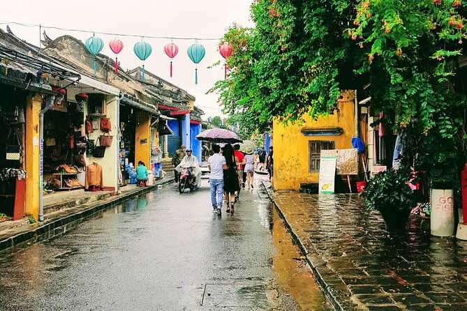 Hoi An town private walking tour with boat trip - Authentic Insights from Reviewers