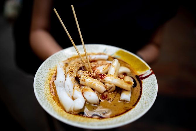 Hong Kong Food Tour: Sham Shui Po District - The Food and Market Experience