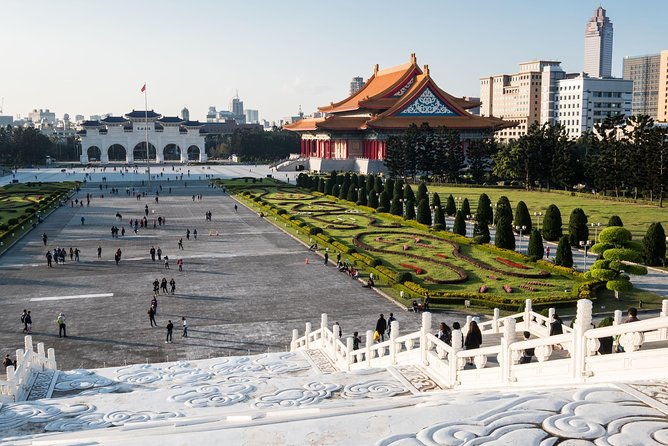 Keelung Shore Excursion: Xiangshan Hiking & Classic Taipei Culture Private Tour - Who Is This Tour Best For?