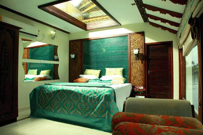 Kochi Private Tour: Overnight Alleppey Backwaters Luxury Houseboat Cruise - Who Would Love This Tour?