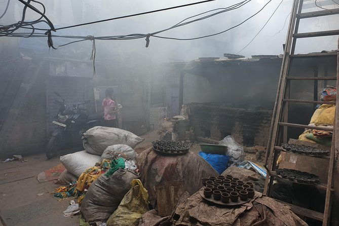 Life In Dharavi: A Guided Tour Of Dharavi Slum - Engaging With Local Residents