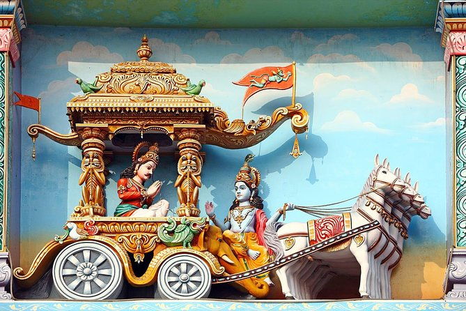 Marina Beach walking tour by tourism ministry approved company - Visiting the Parthasarathy Temple