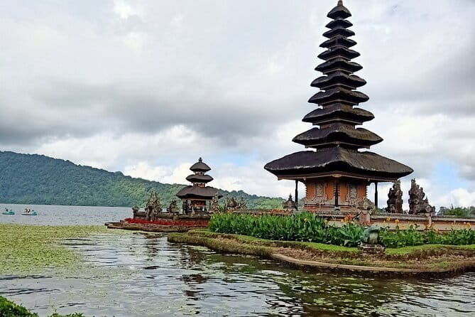 Munduk Twin lake Trekking, Ulun Danu Beratan & Hidden Waterfall - Who Would Love This Tour?