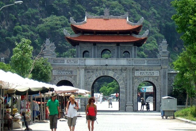 Ninh Binh Highlight 2 Days 1 Night Small Group Tour From Hanoi - Authentic Experiences and Local Interactions