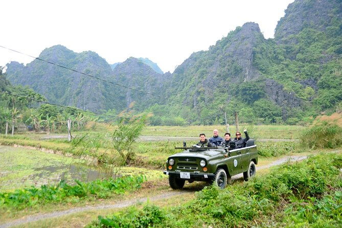 Ninh Binh Sunset Jeep Tour And Visit Hoa Lu Ancient Town - Stop 3: Hoa Lu Ancient Town at Night