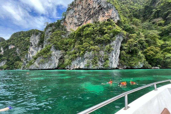 Phi Phi Islands and Maya Bay Tour by Speedboat from Krabi - Onboard Experience and Food
