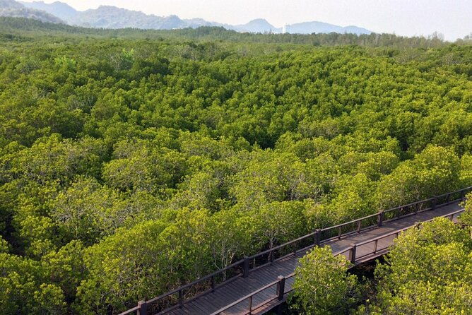 Pranburi Forest Park and Khao Daeng Join Tour from Hua Hin - FAQ