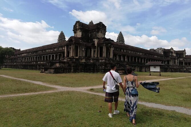 Private Angkor Wat Sunrise Guide Tour include Breakfast and Snack - The Sum Up