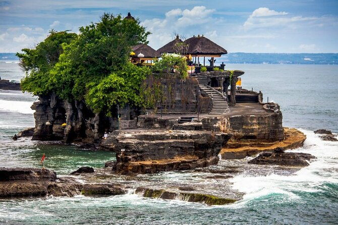 Private Day Tour in Ubud and Tanah Lot Temple - Tegenungan Waterfall: Nature’s Refreshing Showstopper