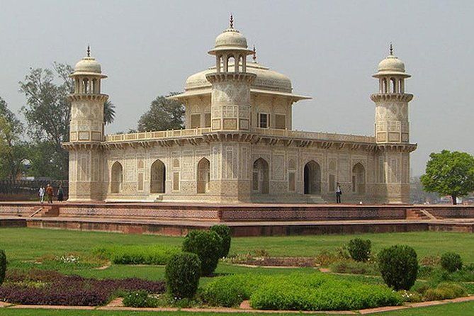 Private Day Trip To Agra Sunrise View Taj Mahal with Agra Fort - The Sum Up