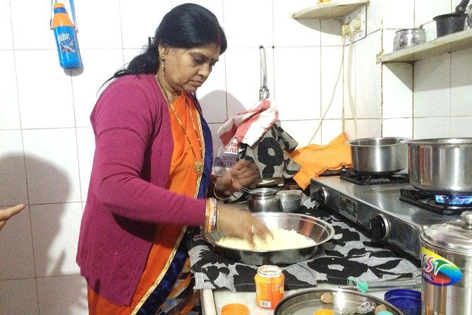 Private Market Tour & Vegetarian Cooking Class & Meal in a Local Jaipur Home - Practical Tips for Travelers