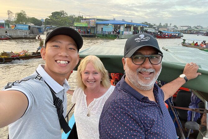 Private Saigon Ultimate Street Food and Sightseeing By Motorbike - Stop 4: Bánh Xèo and Bánh Kht – Crisp, Delicious Pancakes