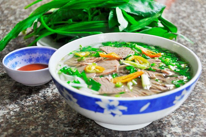 Private Street Food Tour by Scooter in Ho Chi Minh City - Food Highlights: What You’ll Sample