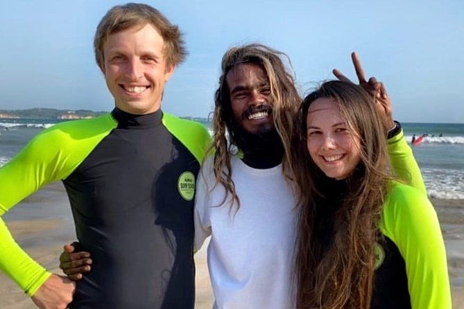 PRIVATE Surf lesson for Beginners Couple - Meet the Instructors and the Community