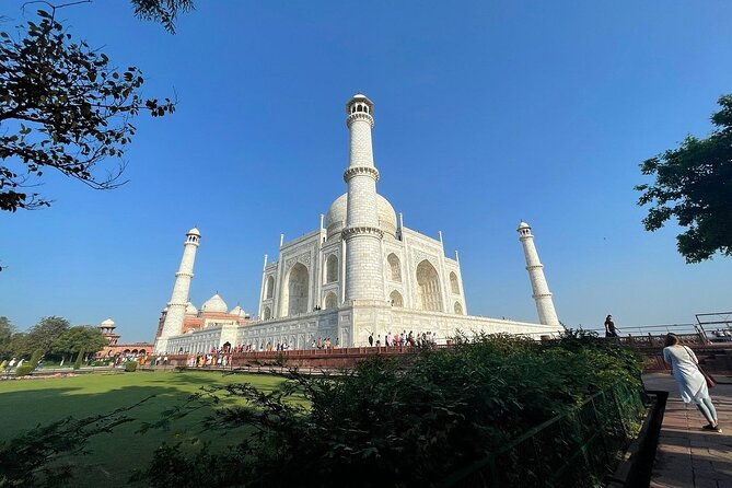 Private Taj Mahal Tour from Delhi By Gatiman Express Train - Visiting Agra Fort: Marvel at Mughal Architecture