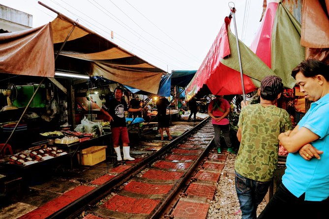 Private Tour: Amphawa Floating Market & Maeklong Railway Market - The Sum Up