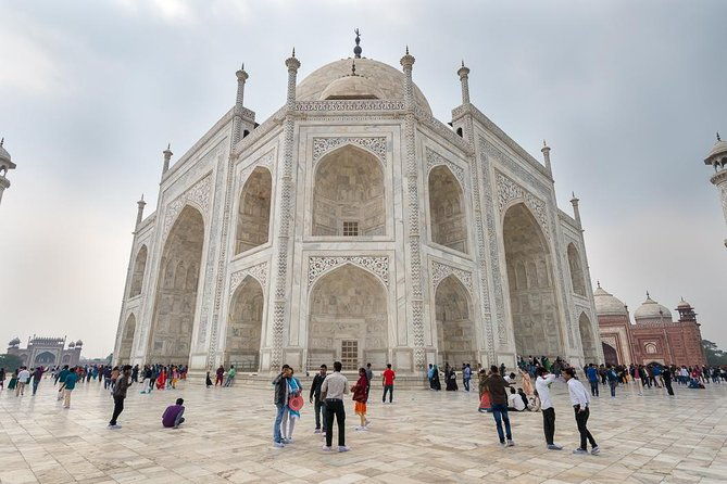 Same Day Taj Mahal Tour By Car from Delhi - What Makes the Guides Stand Out?
