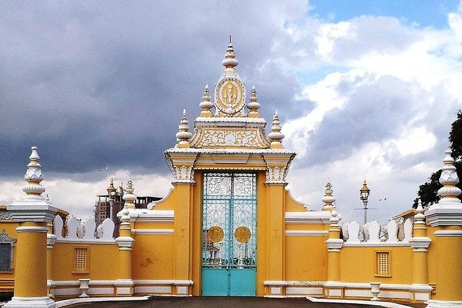 Siem Reap to Phnom Penh by Private Car or Minivan - The Driver Experience