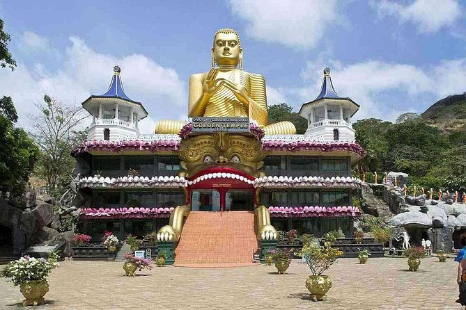 Sigiriya Rock and Dambulla Cave Temple Day Tour - Experiencing Village Life at Sigiriya Craft Village