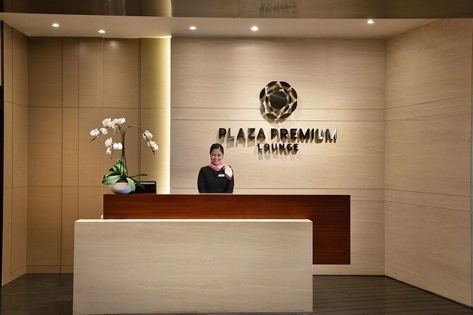 Singapore Changi Airport Plaza Premium Lounge at Terminal 1 - Crowds & Space Considerations