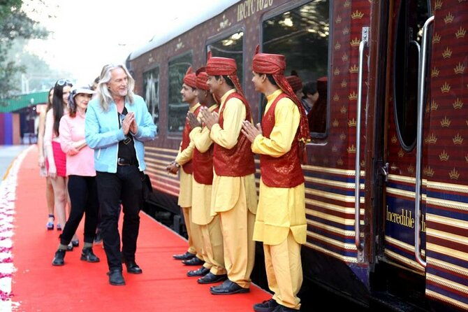 Skip the Line: Taj Mahal & Agra fort tour by Superfast train - Gourmet Lunch at Bon Barbecue