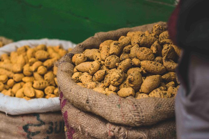 Spice Market & Old Delhi Highlights: Guided 3-Hour Tour - Dariba Kalan & Jewelry Shopping