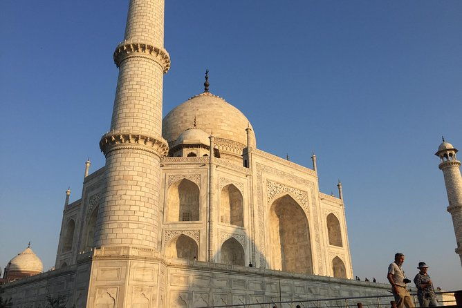 Sunrise Taj Mahal Tour With Female Tour Guide - The Sum Up