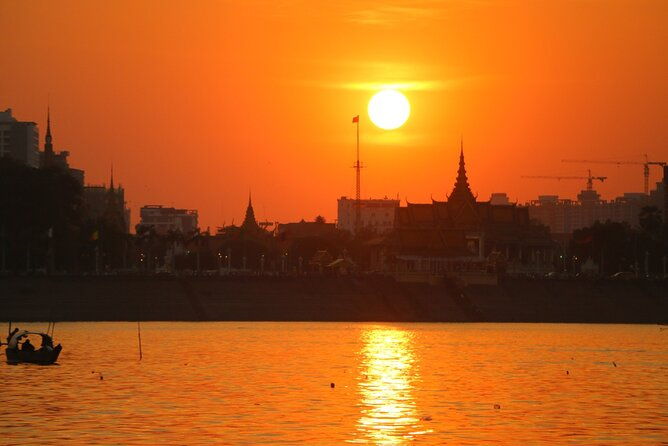 Sunset Cruise: Best view on 3 floors boat & English speak guide - FAQ