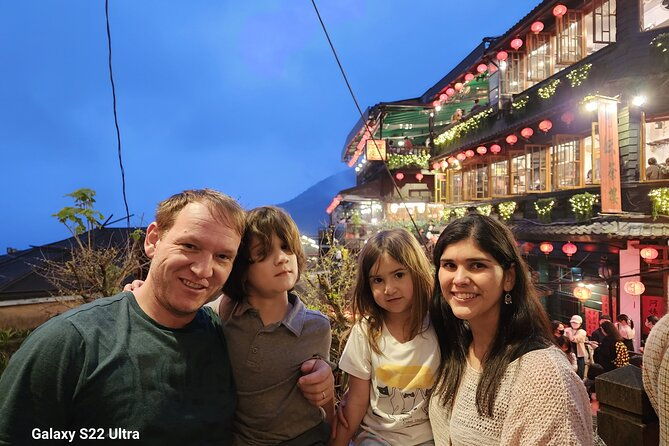 Taipei day tour(northeast coast tour or city tour) MERCEDES VAN - Guides and Service Quality