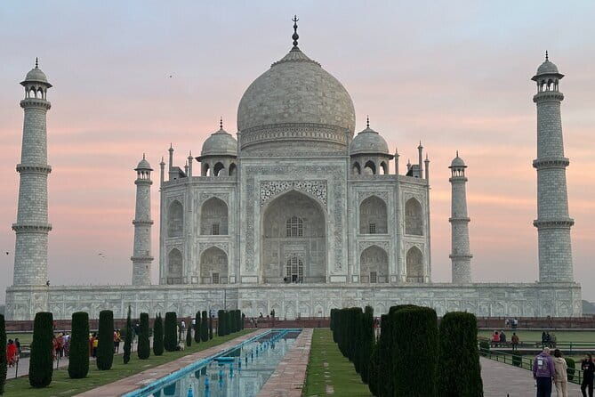 Taj Mahal and Agra Private Day Tour by Car from Delhi - Lunch at a 5-Star Hotel: A Well-Deserved Break