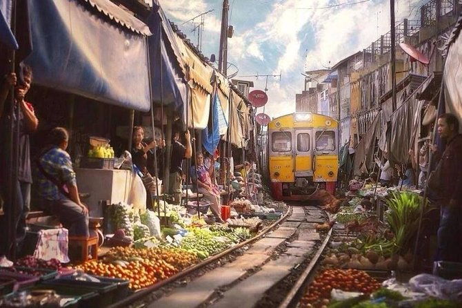 Train Market and Floating Market half day tour - The Sum Up