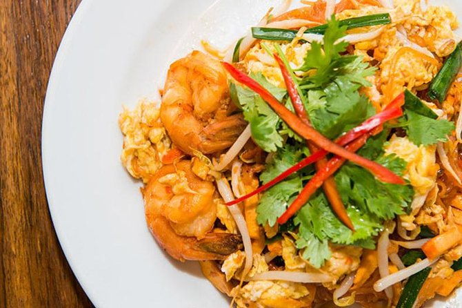 Tuk Tuk Bangkok Private Tour: WW2 Pad Thai, 360-Viewpoint, Chinatown (Pickup) - Who Is This Tour Best For?