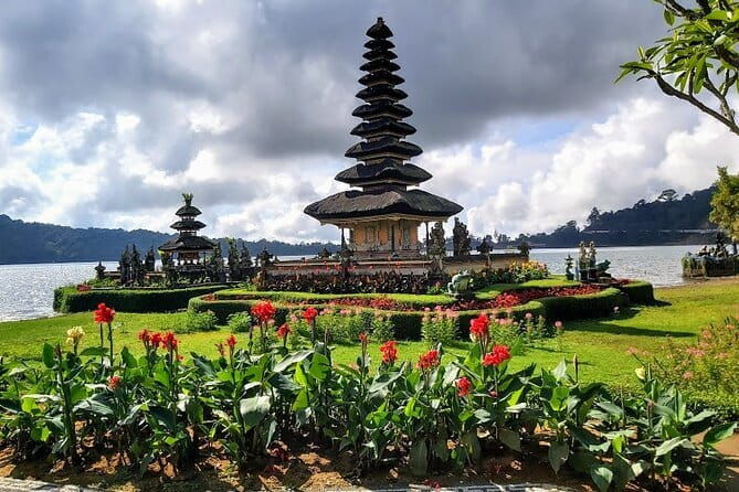 Uluwatu Kecak Tickets A Spectacular Show - The Value and Who It’s Perfect For  