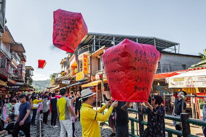 Yehliu, Jiufen & Shifen Private Tour from Taipei with Pickup - Who Should Consider This Tour?
