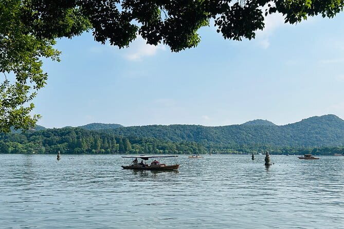 4-Hour Hangzhou Highlights Tour of Lingyin Temple and West Lake - 4-Hour Hangzhou Highlights Tour of Lingyin Temple and West Lake