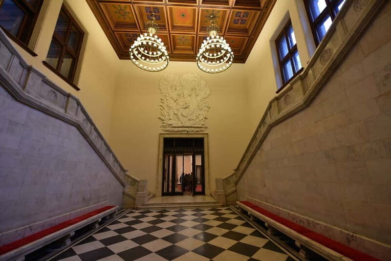 4 hour: Palace of Culture & Science and Wilanow Palace - FAQs