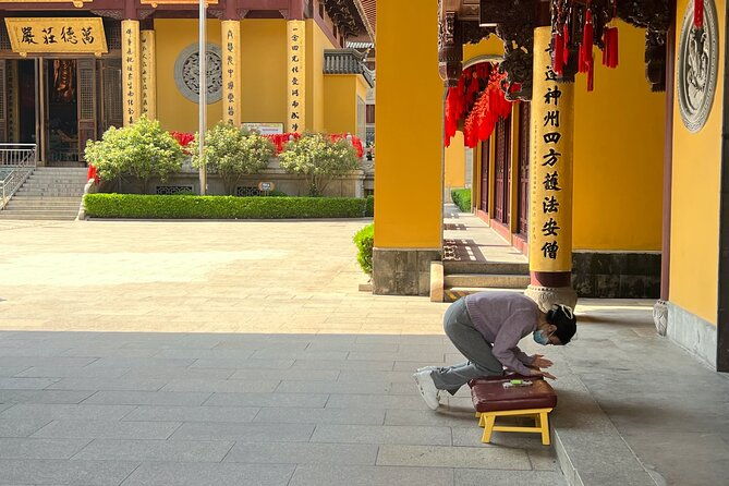 4-Hr Shanghai Tour: Food, Culture, Sightseeing, Cycling, Ferry - Key Points