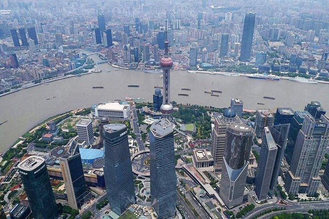 4-Hour Private Shanghai Modern Impression Tour with Tower and Maglev Train Ride - Who Should Consider This Tour?