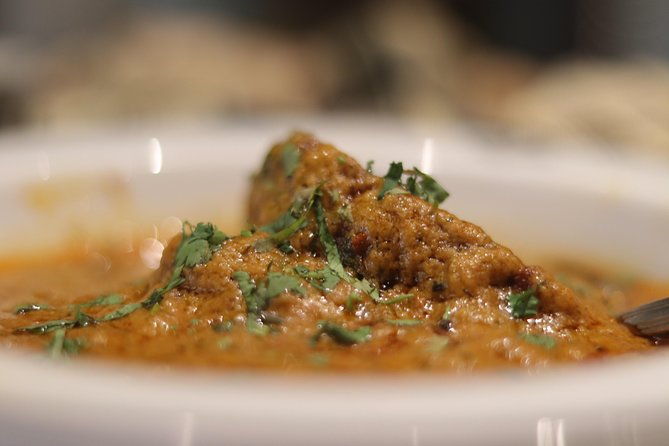 5 Senses Tour - Old + New Delhi, Workshops, Lunch all inclusive - A Spiritual Pause at Gurudwara Bangla Sahib