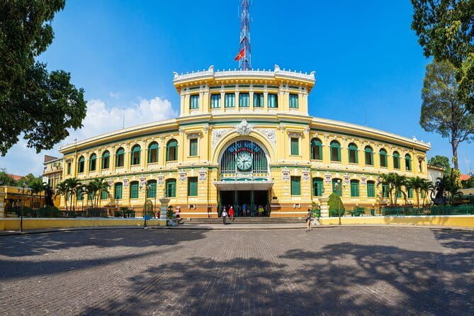 A Glimpse Of Saigon Jeep Night Tour with Dinner - Why This Tour Works